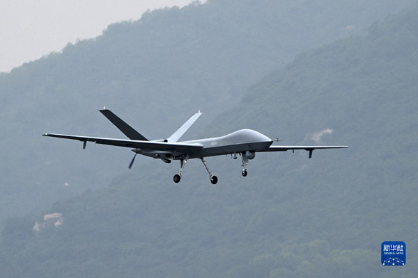 無人機「攻撃-2」の飛行を初公開　中国空軍「今後もより多くの無人機を公開」