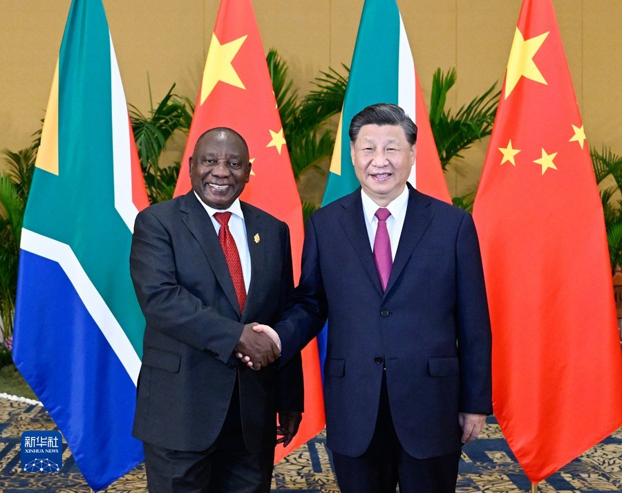 習近平国家主席が南アフリカのラマポーザ大統領と会談