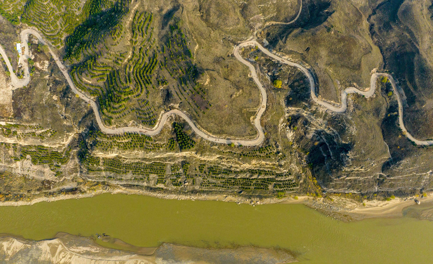 観光道路「黄河1号」沿線に広がる美しい風景　山西省臨汾