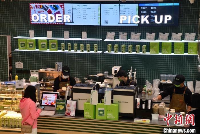 中国初「昼カフェ・夜バー」郵便局カフェが福州にオープン