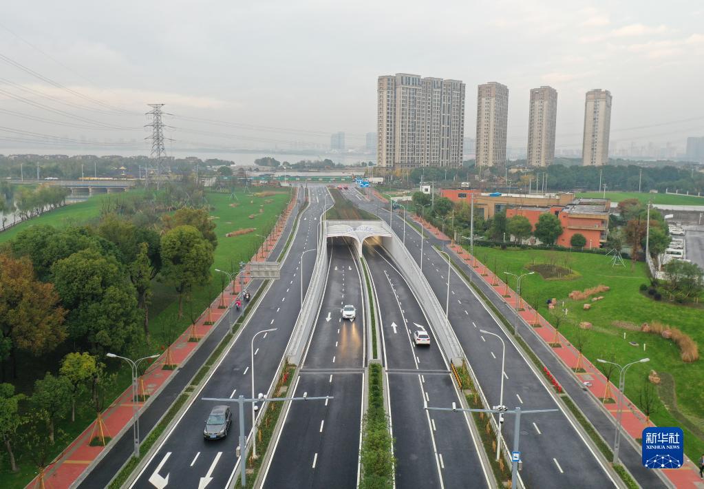 運河の下を走る二層式トンネルが開通　江蘇省蘇州