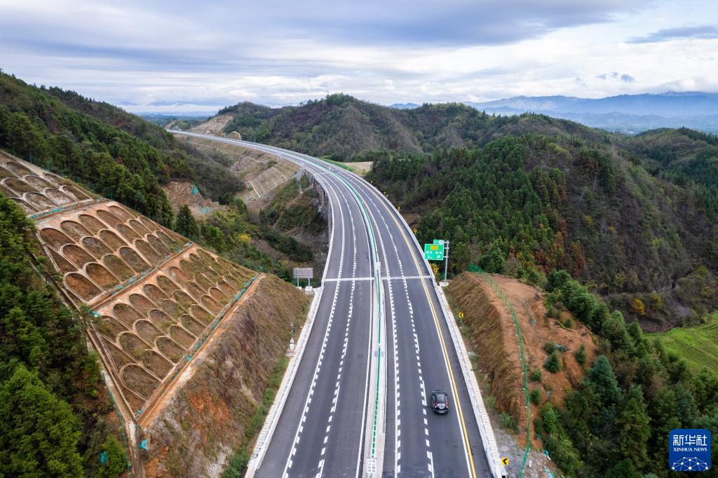 湖南省初のスマート高速道路「平益高速道路」が全線開通