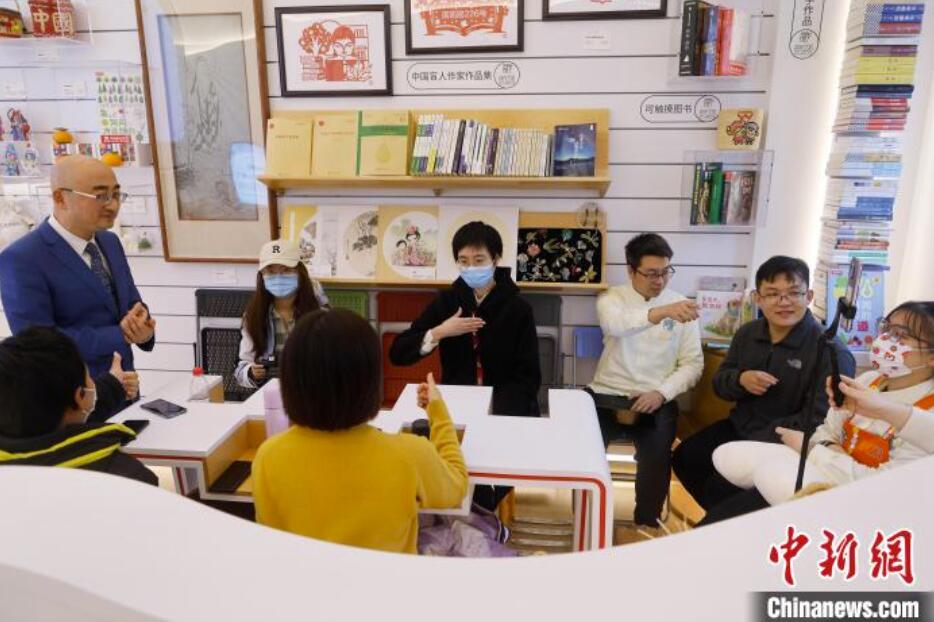 上海初の障がい者専門書店がオープン