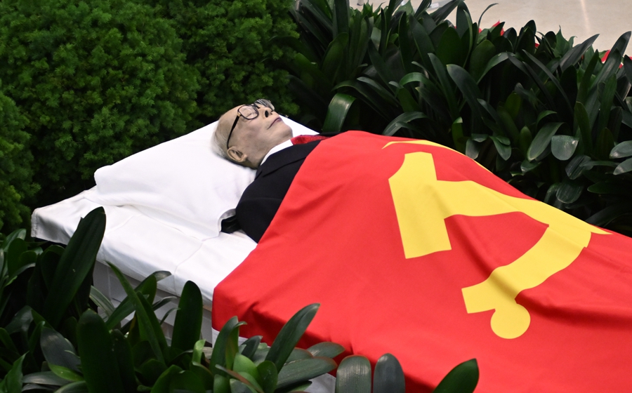 江沢民元国家主席の遺体が北京で火葬、習近平総書記ら党・国家指導者が見送り