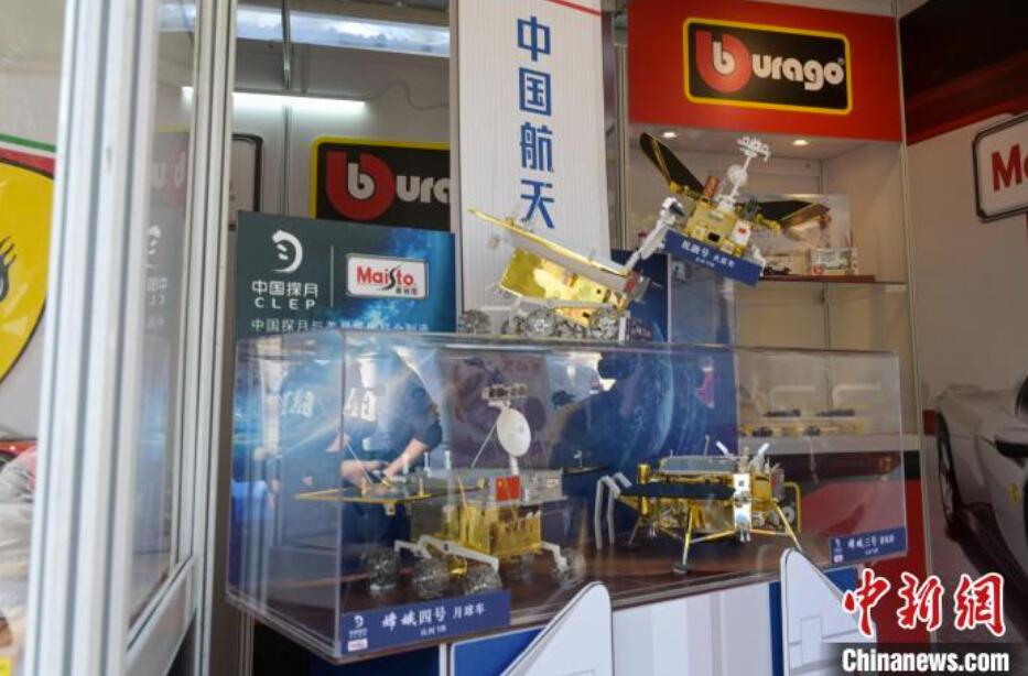 中国宇宙関連グッズの展示・販売ブース（撮影・陳永諾）。