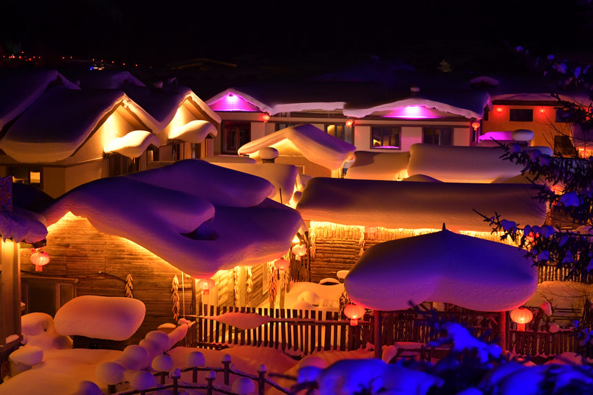 「雪のキノコ」と「雪のケーキ」が観光客を歓迎　黒竜江省