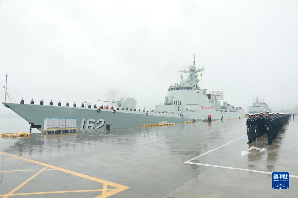 中国海軍第43次護衛艦隊がアデン湾へ出航