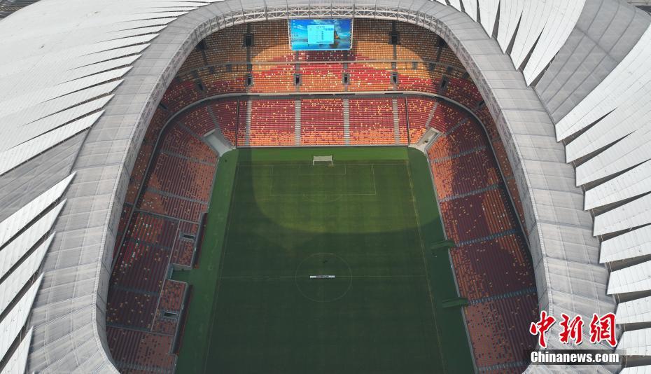 重慶市初の本格的なサッカースタジアムを訪ねて