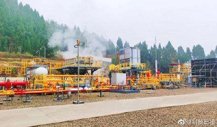 中国初の原油・天然ガス開発に伴う地熱発電プロジェクトが稼働開始