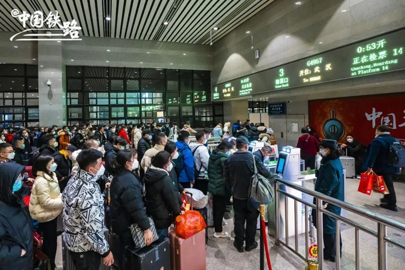 春節控えた中国で帰省客のピークに備え「夜行高速列車」を増発