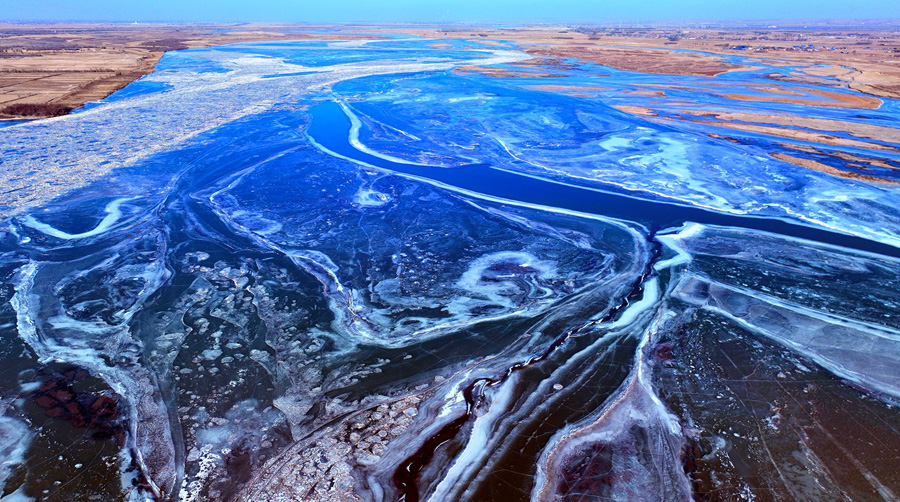 黄河の平羅区間に「ブルーアイス」が発生　寧夏