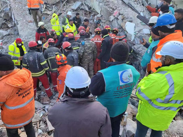 奇跡再び！中国救援隊が生存者1人を救助　トルコ地震発生から100時間以上