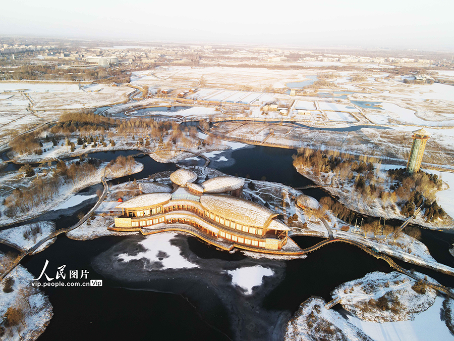 上空から俯瞰した甘粛張掖国家湿地公園の雪景色（2月14日撮影・陳礼/写真著作権は人民図片が所有のため転載禁止 ）。