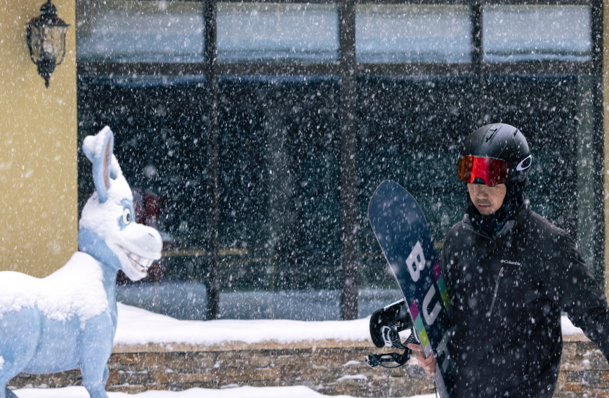 春の雪が降った氷と雪の街・河北省崇礼