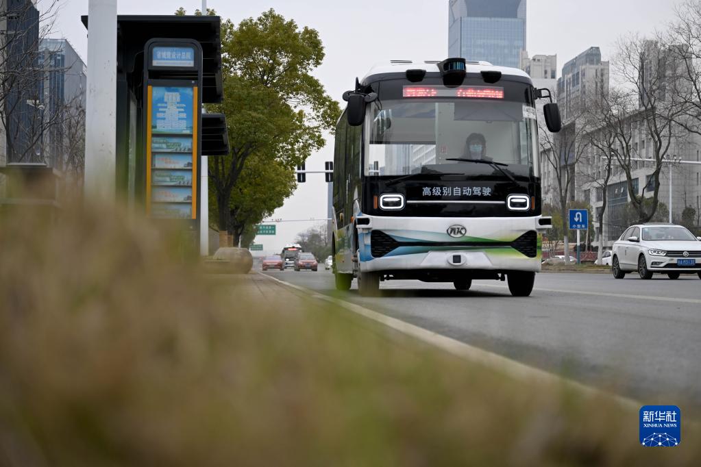 安徽省初の自動運転バスが路線定期運行をスタート
