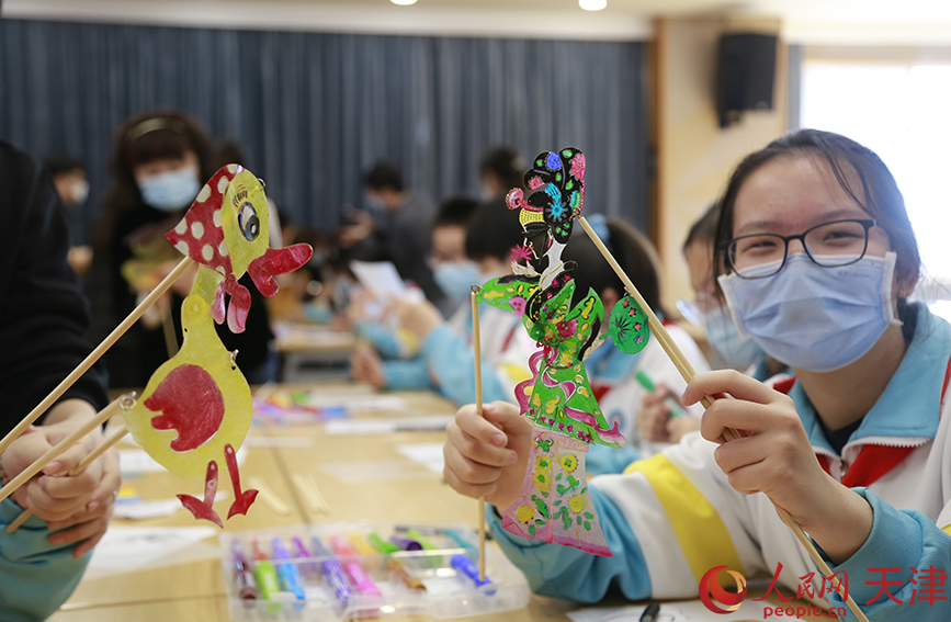 小学校で「皮影戯」を学ぼう！多元化する学校の課外活動　天津