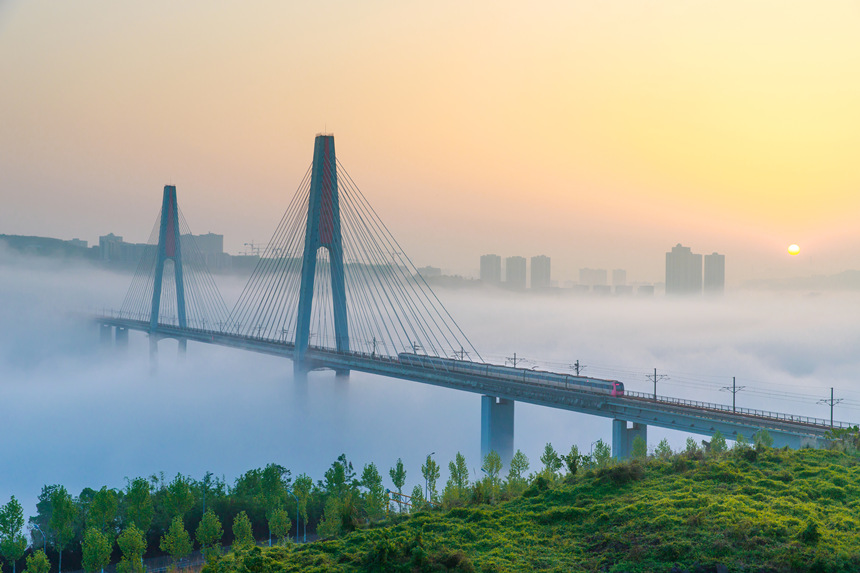 500キロ以上！重慶に世界最大規模の山間部都市レール交通営業網を構築