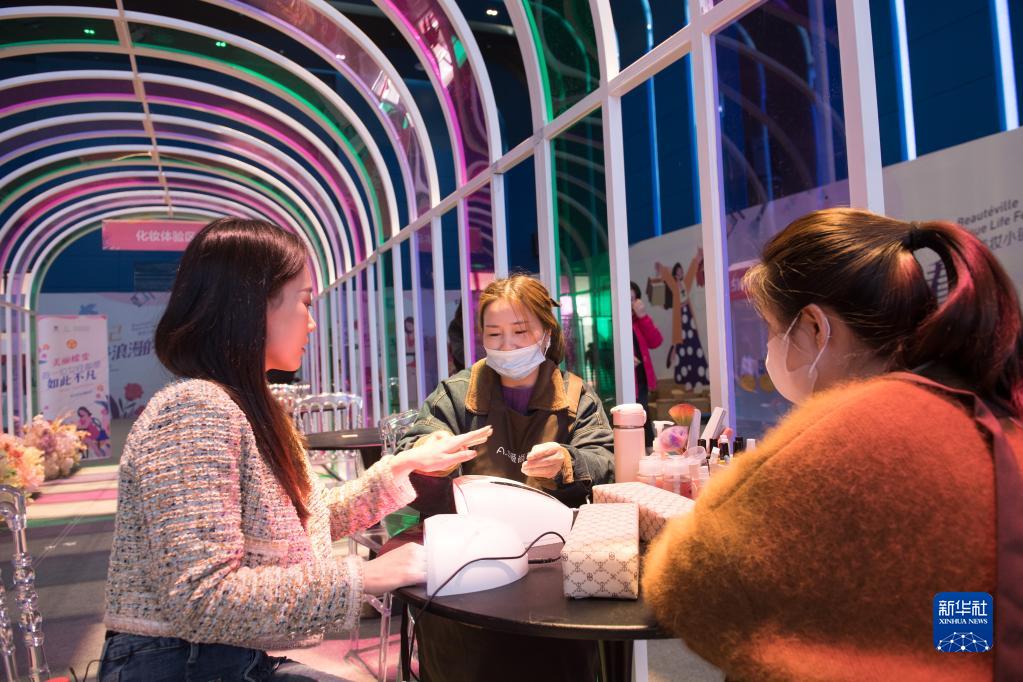 美とライフスタイルの祭典を彩る「彼女経済」　浙江省