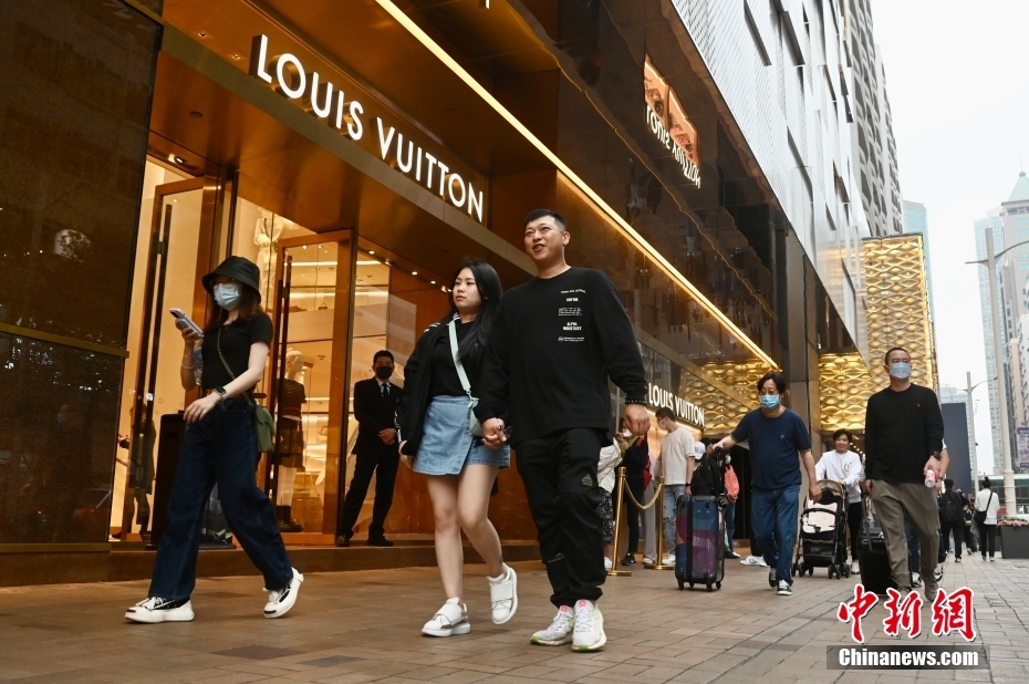 香港特区への大陸部観光客数が「正常な往来」再開後、初の1日10万人超え