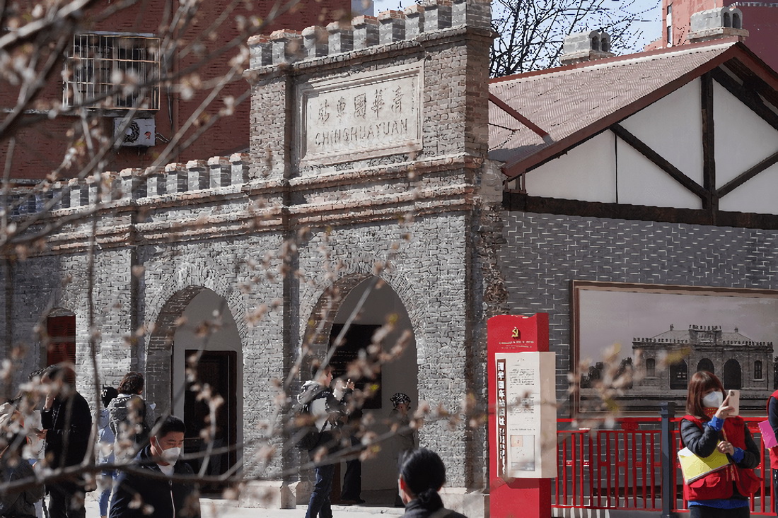 修復を終えて来場者を迎える清華園駅跡地（3月25日撮影・陳鍾昊）。