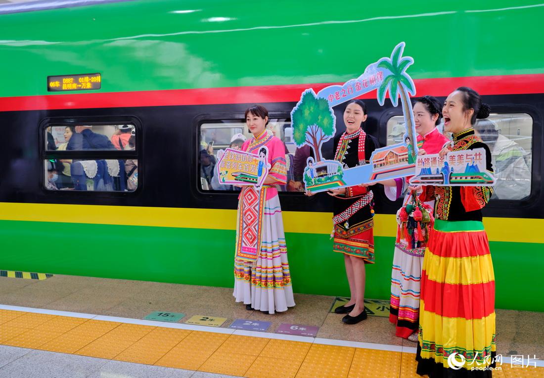 中国ラオス鉄道の国際旅客列車が運行開始