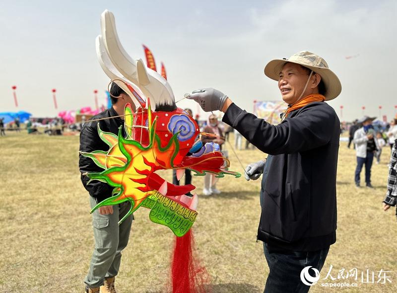 第40回「濰坊国際凧揚げ大会」が開幕　山東省