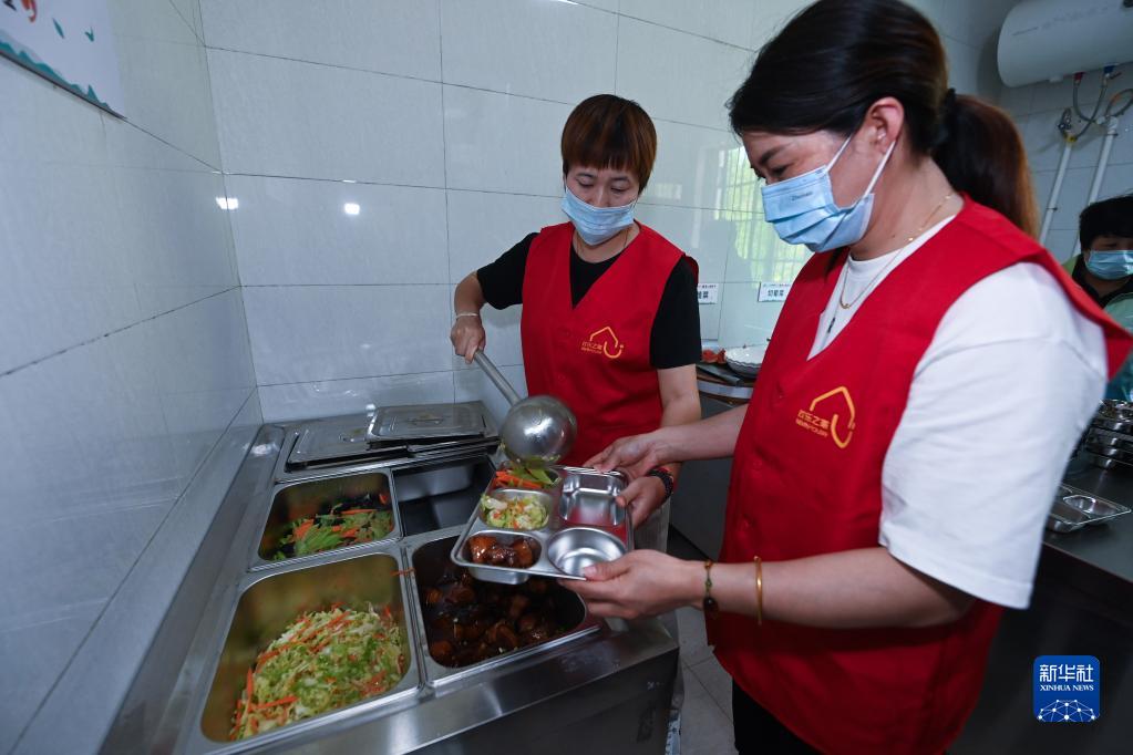 高齢者の自宅に「幸せの味」を届ける村の「思いやり」食堂　浙江省