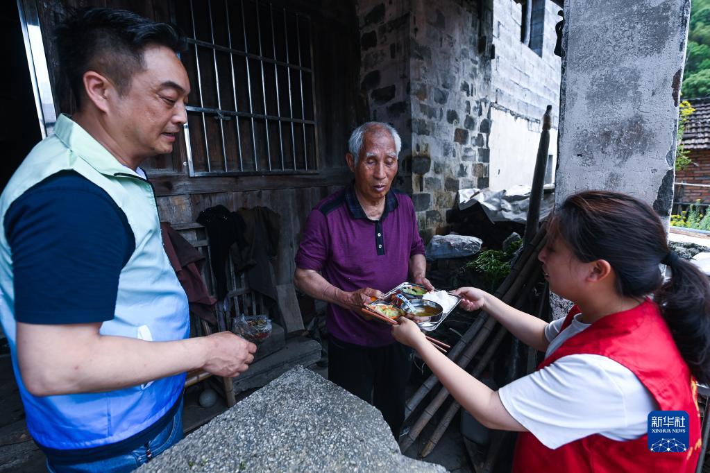 高齢者の自宅に「幸せの味」を届ける村の「思いやり」食堂　浙江省