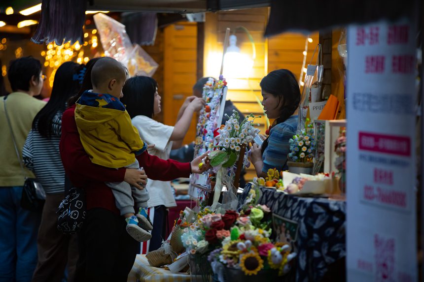 重慶のナイトタイムエコノミーを盛り上げる「青春マーケット」