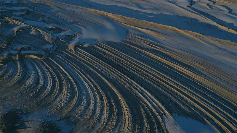 青海省茫崖市の土星の環に似た地形を訪ねて