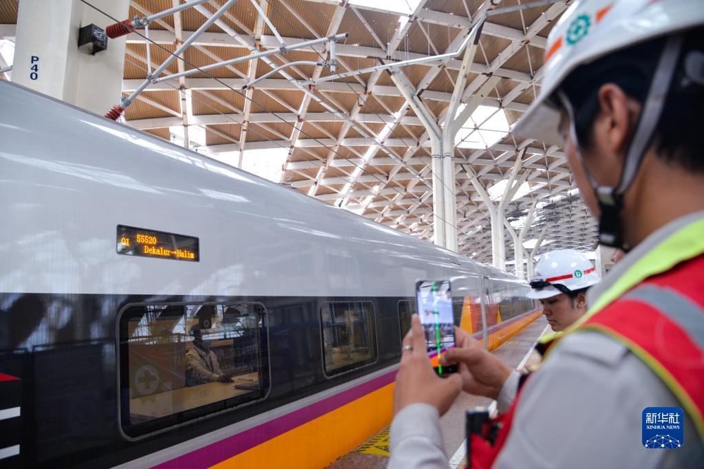 ヤワン高速鉄道建設が全線開通に向け総合調整・試験段階へ　インドネシア