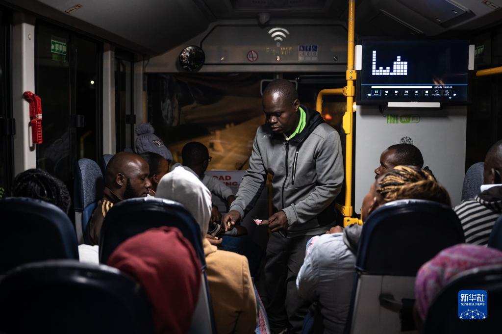 【音声ニュース】ケニアでCO2削減を促進する中国製電動バス