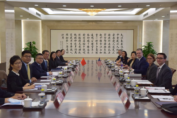 中国と米国の外務高官が北京で会談