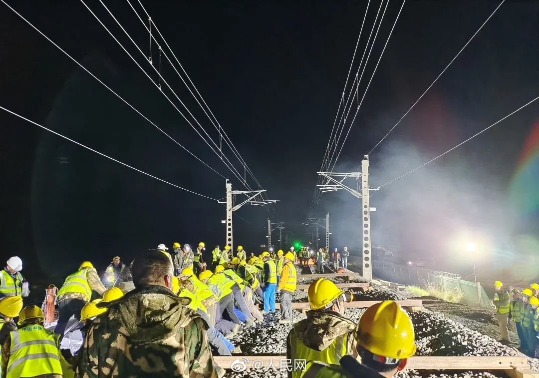 カウントダウンに入った「復興号」の青蔵鉄道デビュー