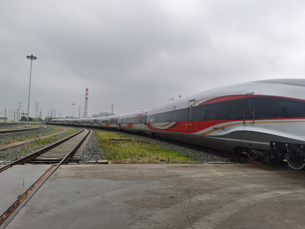 中国の現代化を牽引する高速列車の製造現場