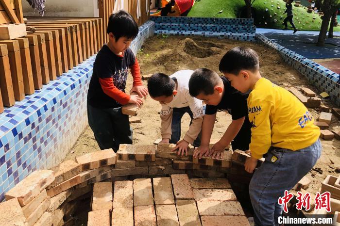 西安の子供たちが手作りした「兵馬俑博物館」　陝西省