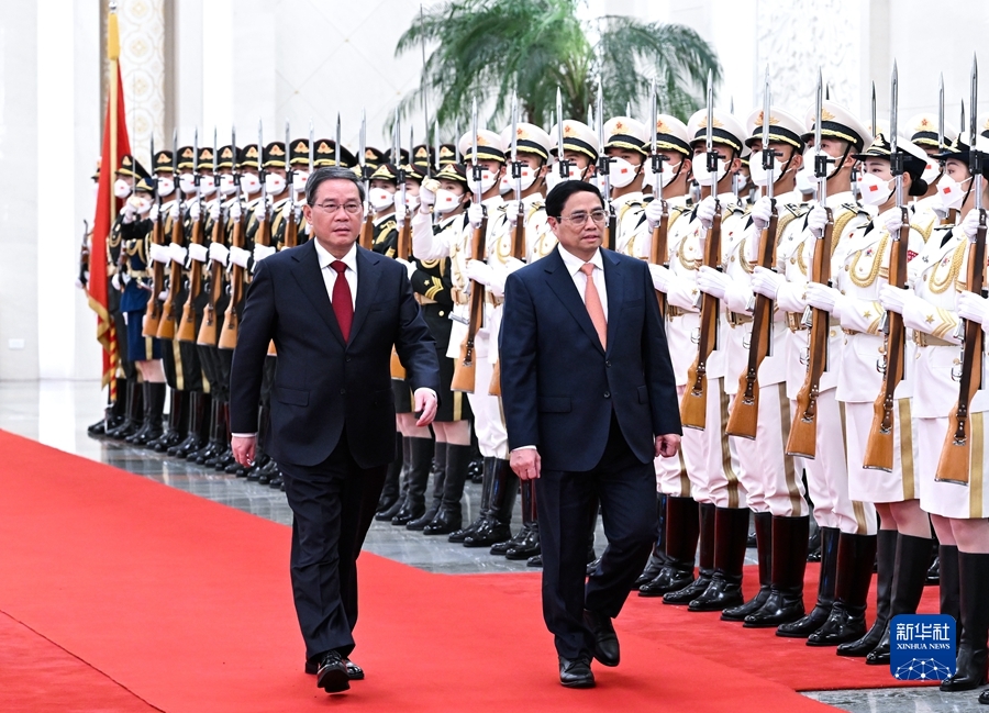 李強総理がベトナムのファム・ミン・チン首相と会談