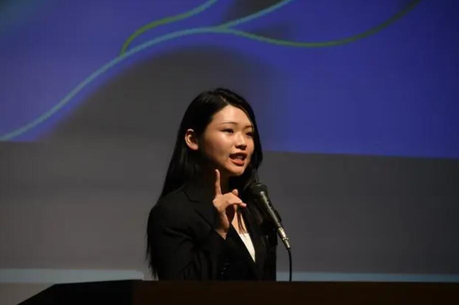 6月24日、第22回「漢語橋」世界大学生中国語コンテスト日本予選決勝でスピーチを行う出場者（撮影・岳晨星）。