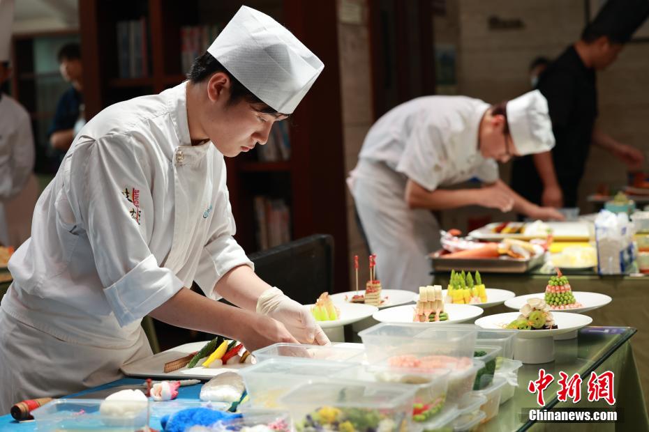 中国料理技能コンテストで杭州アジア競技大会テーマの創作料理披露　浙江省