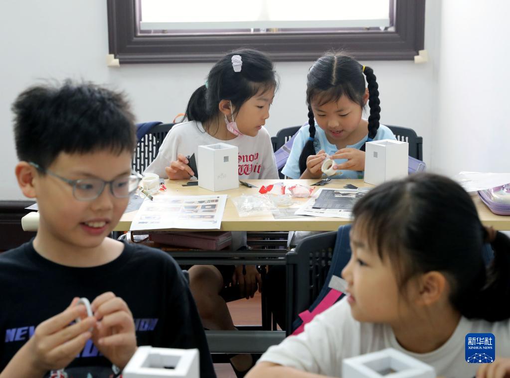 夏休み期間中の子供の世話問題を解消する夏期学童クラスが今年もスタート　上海