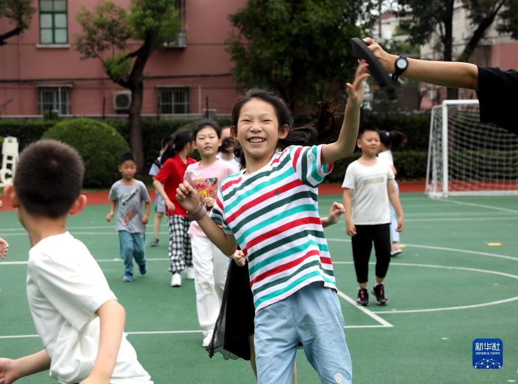 夏休み期間中の子供の世話問題を解消する夏期学童クラスが今年もスタート　上海