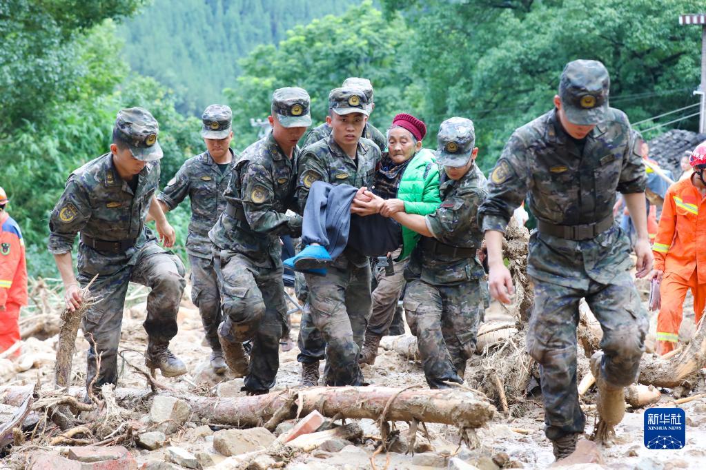 重慶の大雨の影響でこれまでに死者15人、行方不明は4人に