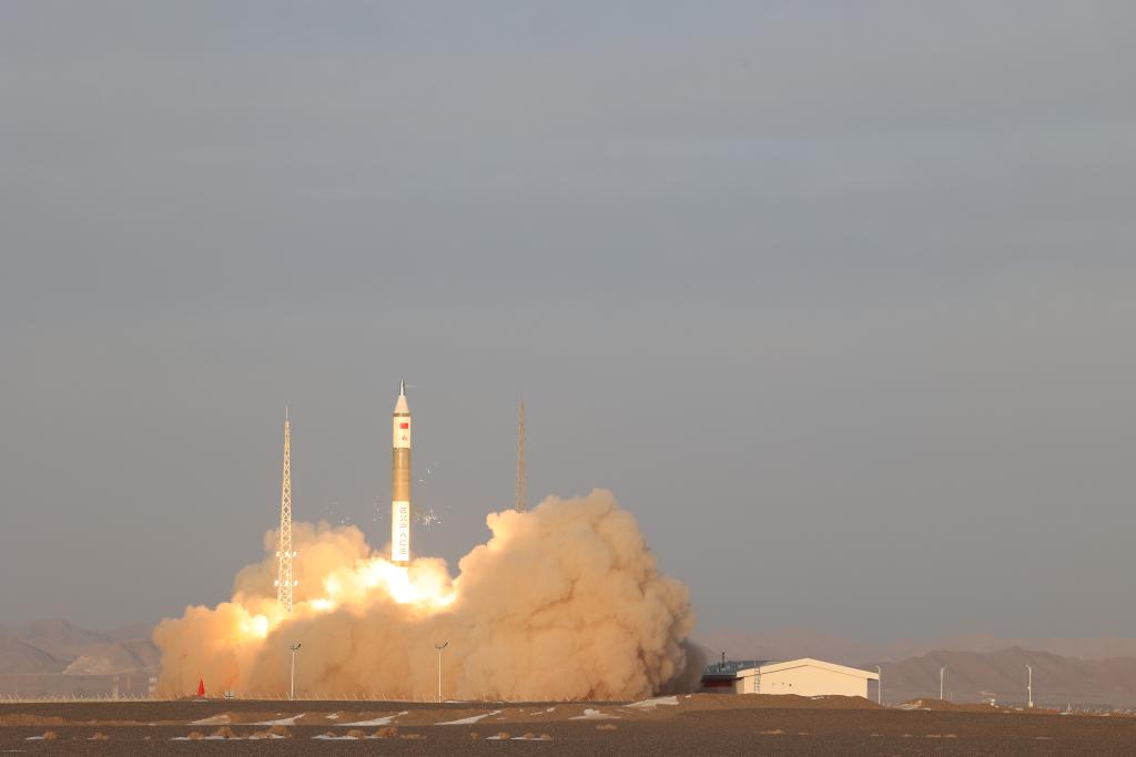 固体燃料キャリアロケット「快舟11号」が2022年12月7日、酒泉衛星発射センターから打ち上げられた。（撮影・張敬宜）