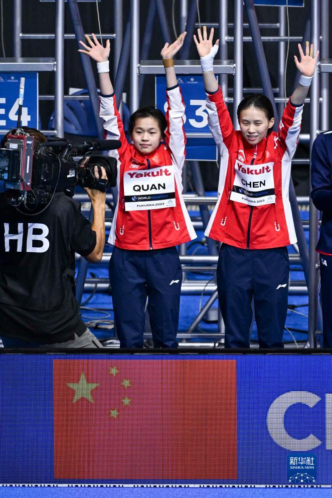 ノースプラッシュ！女子10メートルシンクロ高飛込で陳芋汐・全紅嬋ペアが優勝　世界水泳