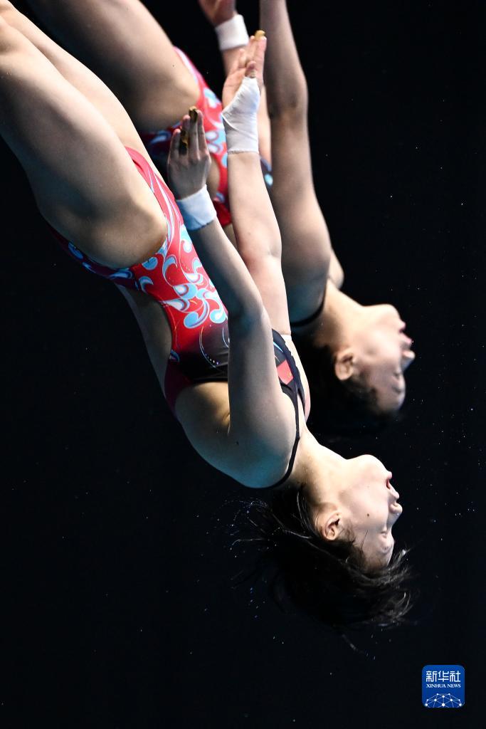 ノースプラッシュ！女子10メートルシンクロ高飛込で陳芋汐・全紅嬋ペアが優勝　世界水泳
