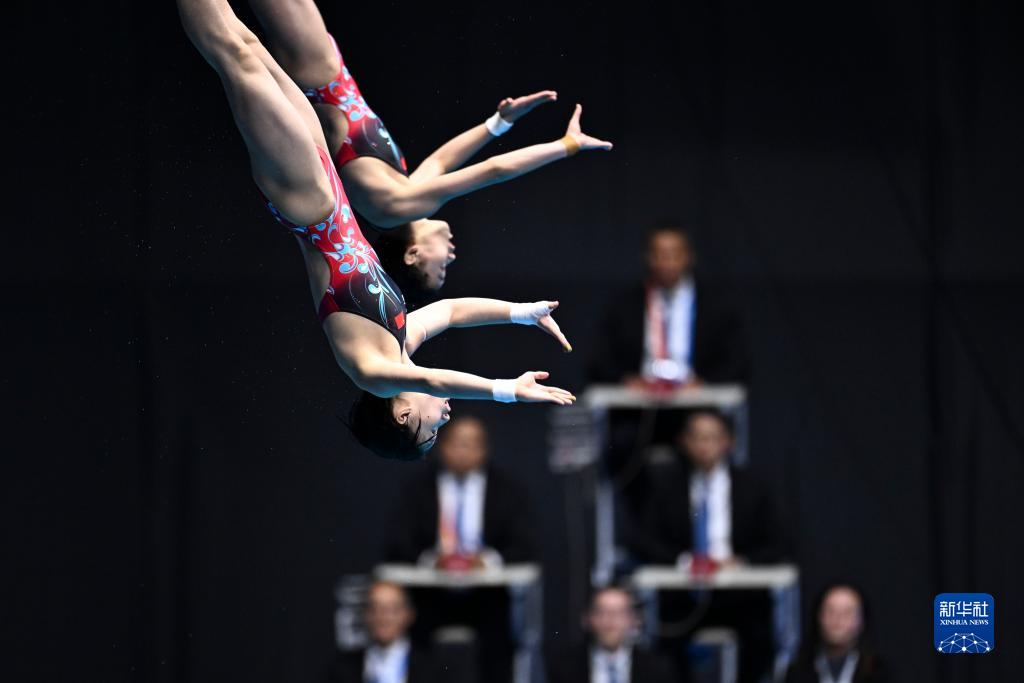 ノースプラッシュ！女子10メートルシンクロ高飛込で陳芋汐・全紅嬋ペアが優勝　世界水泳