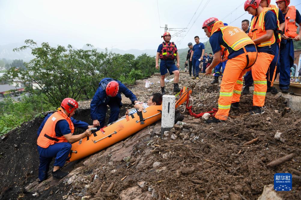 懸命の復旧作業が続く北京の豪雨災害現場