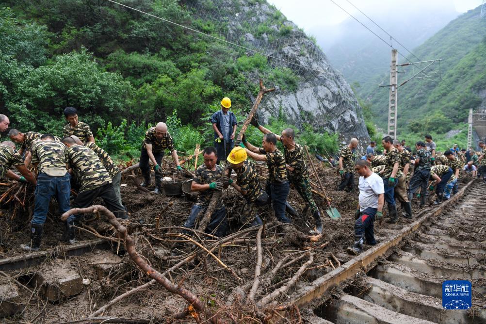 懸命の復旧作業が続く北京の豪雨災害現場