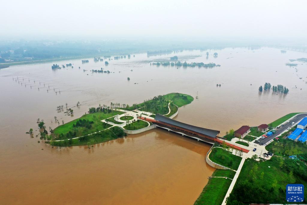 大雨による増水に対応する雄安新区新盖房水利センター　河北省
