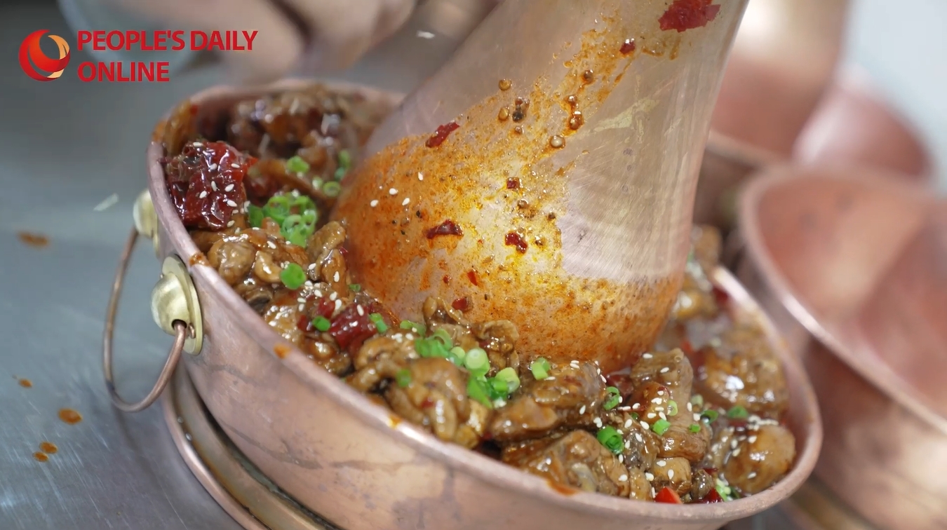 ピリリと辛くておいしい！河北滄州の名物「火鍋鶏」